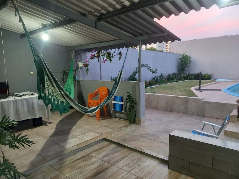 Casa à venda com 3 quartos, 147m² - Foto 1