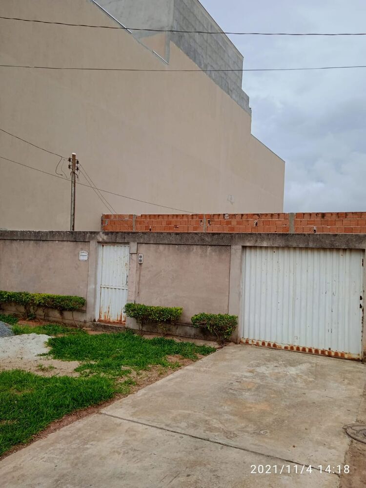 Casa à venda com 3 quartos, 140m² - Foto 1