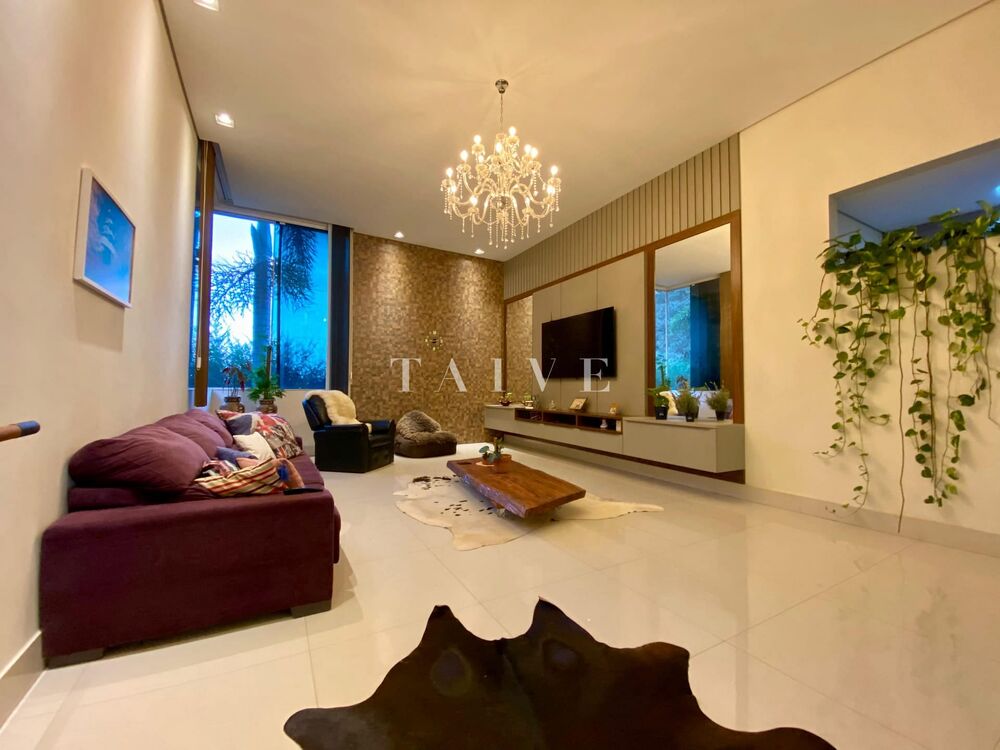 Casa à venda e aluguel com 4 quartos, 600m² - Foto 2