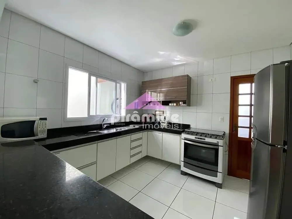 Casa, 3 quartos, 190 m² - Foto 4