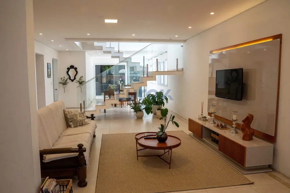 Casa, 4 quartos, 272 m² - Foto 2