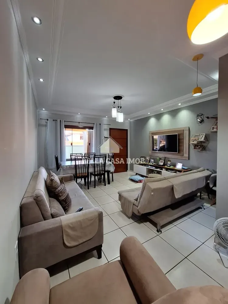 Casa, 3 quartos, 146 m² - Foto 1