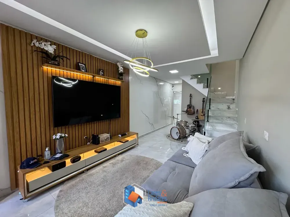 Sobrado, 3 quartos, 15715 m² - Foto 1
