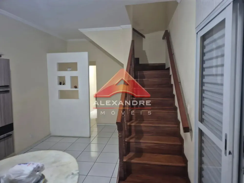 Casa, 4 quartos, 170 m² - Foto 1