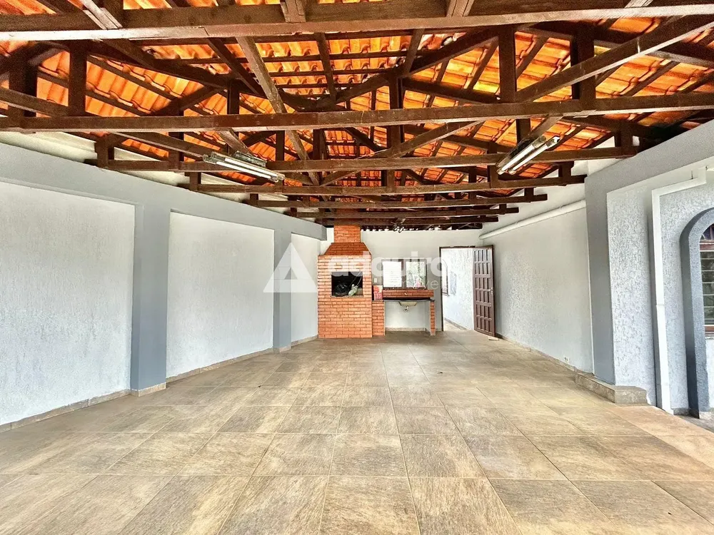 Casa, 4 quartos, 300 m² - Foto 1