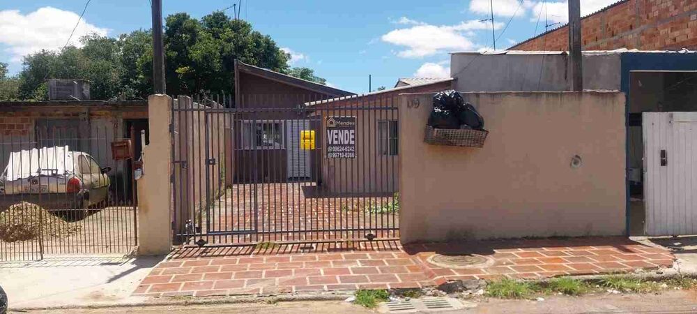 Casa à venda com 2 quartos, 70m² - Foto 1