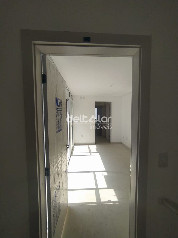 Apartamento à venda com 3 quartos, 120m² - Foto 1