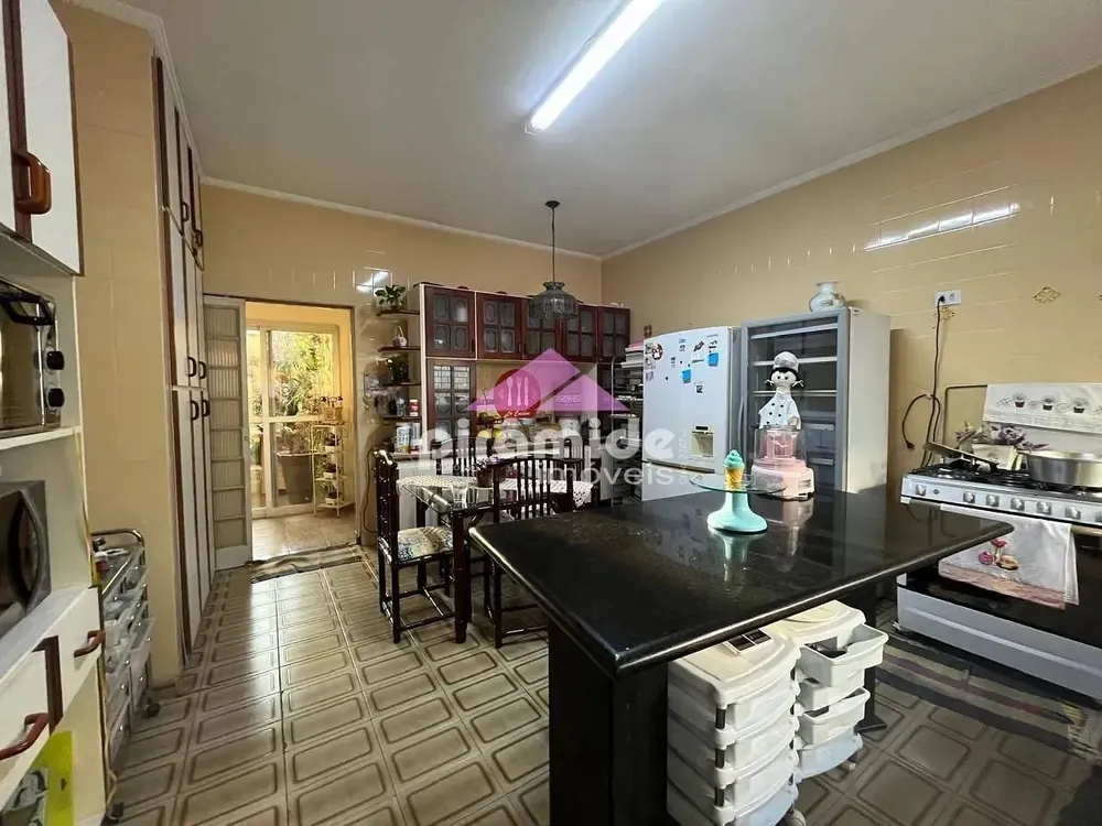 Casa, 3 quartos, 300 m² - Foto 8