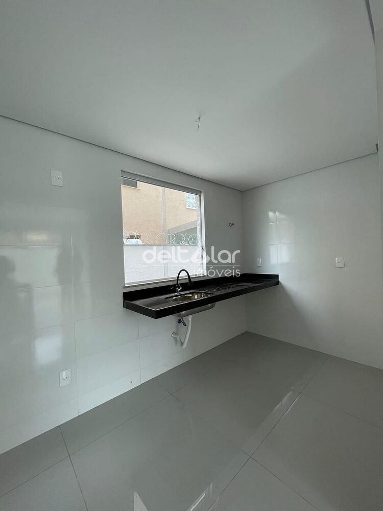 Apartamento à venda com 2 quartos, 80m² - Foto 2