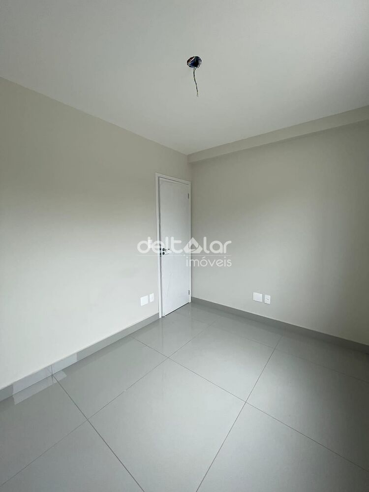 Apartamento à venda com 2 quartos, 80m² - Foto 4