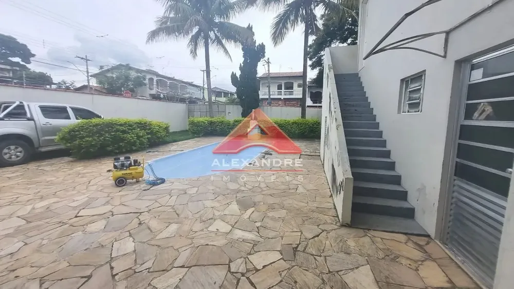 Casa, 5 quartos, 187 m² - Foto 1