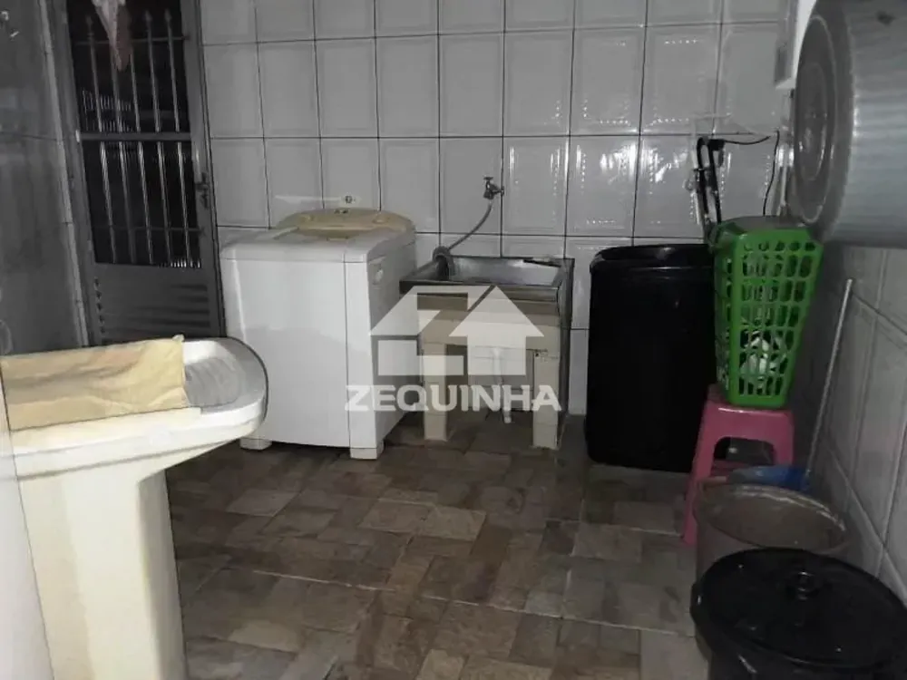 Casa, 4 quartos, 304 m² - Foto 1
