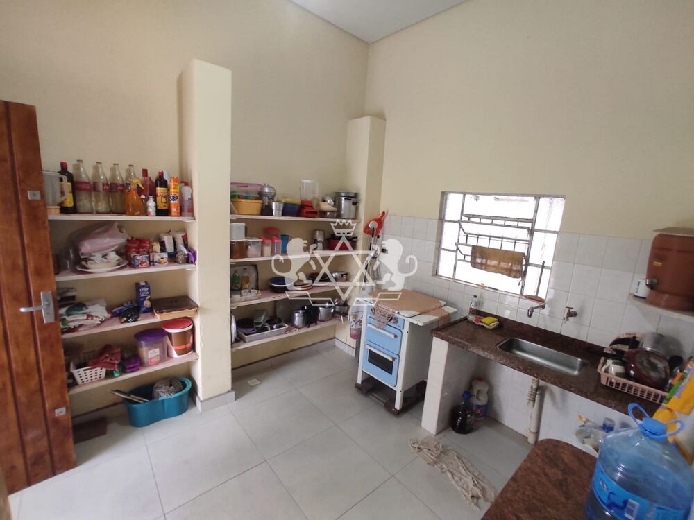 Casa à venda com 2 quartos, 220m² - Foto 2