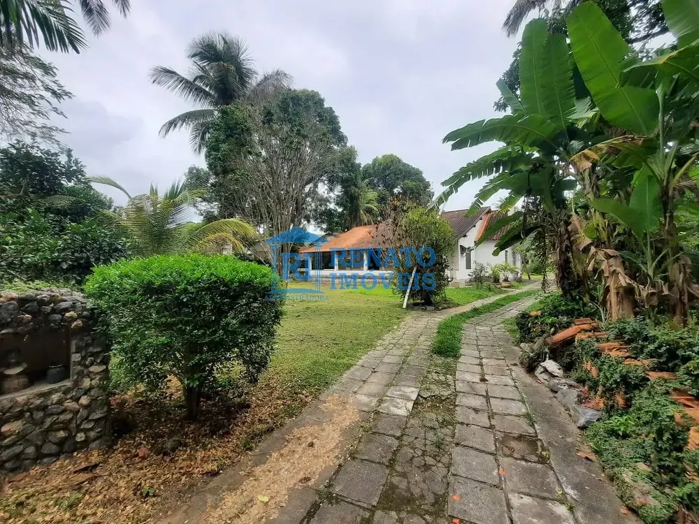 Casa, 4 quartos, 205 m² - Foto 1