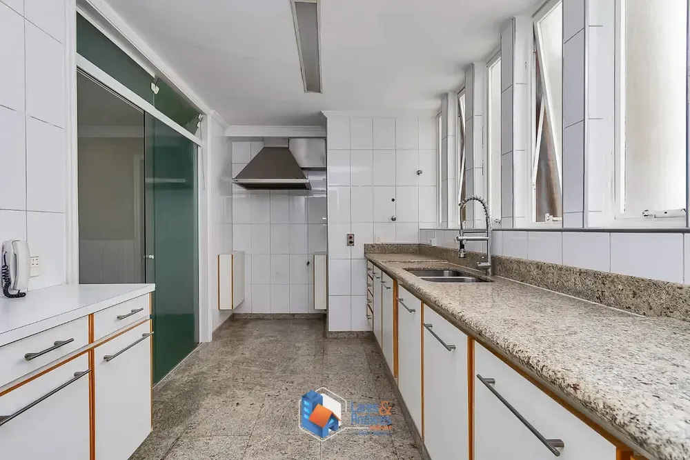 Apartamento, 3 quartos, 232 m² - Foto 2