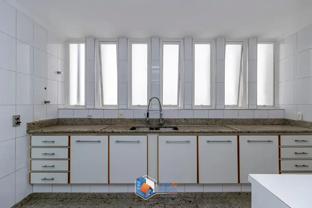 Apartamento, 3 quartos, 232 m² - Foto 1