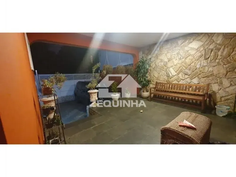 Casa, 3 quartos, 250 m² - Foto 1