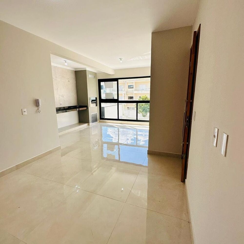 Apartamento à venda com 3 quartos, 90m² - Foto 1