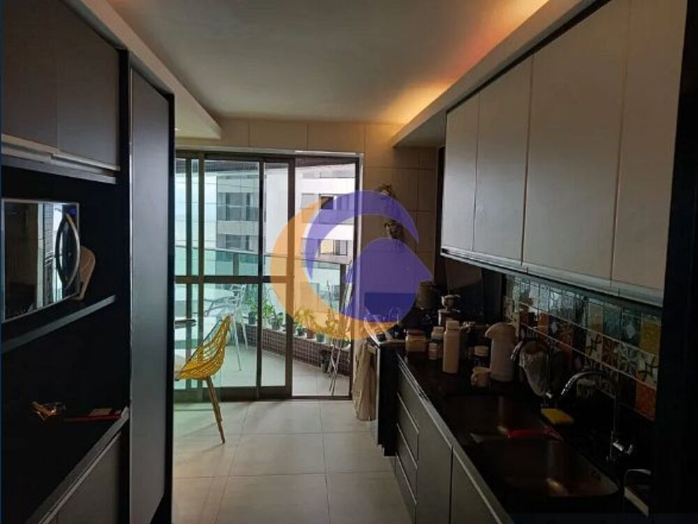 Apartamento à venda com 4 quartos, 204m² - Foto 2