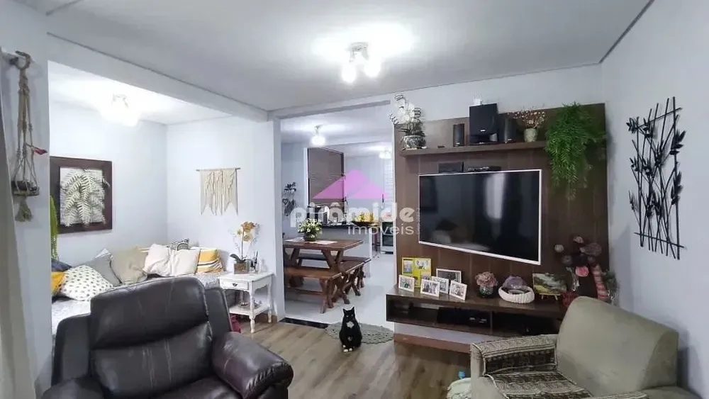Casa, 3 quartos, 182 m² - Foto 1