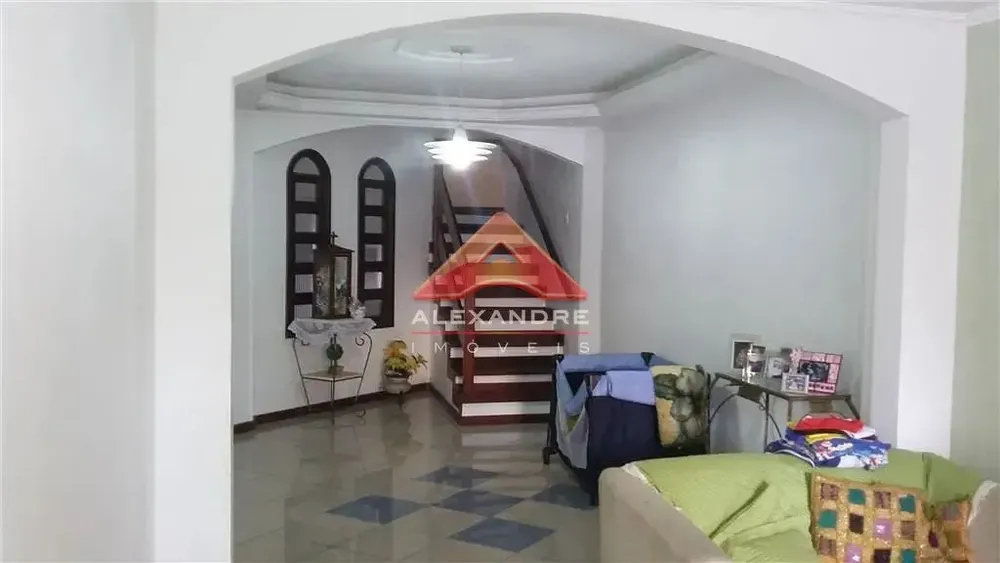 Casa, 5 quartos, 323 m² - Foto 2