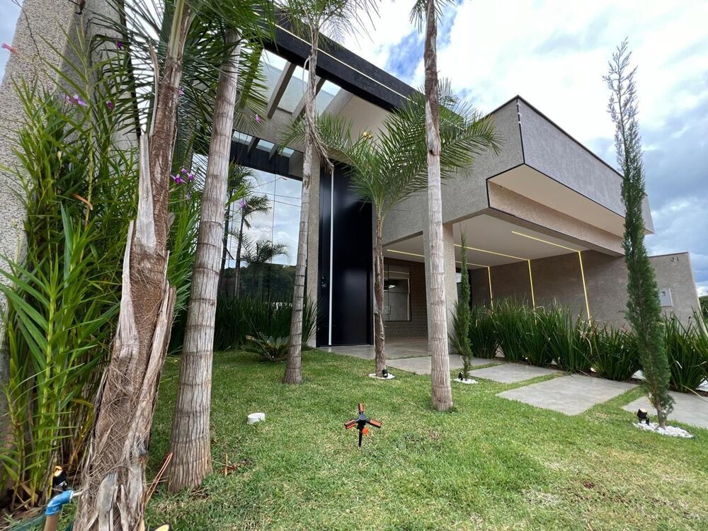 Casa à venda com 3 quartos, 240m² - Foto 2