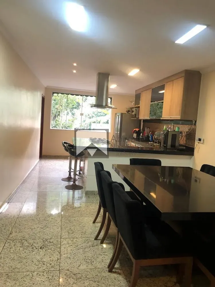 Casa, 5 quartos, 290 m² - Foto 2