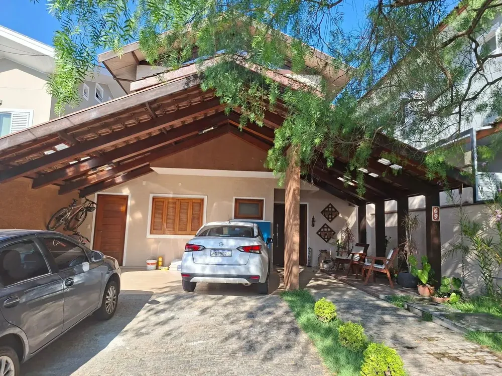 Casa, 3 quartos, 215 m² - Foto 1
