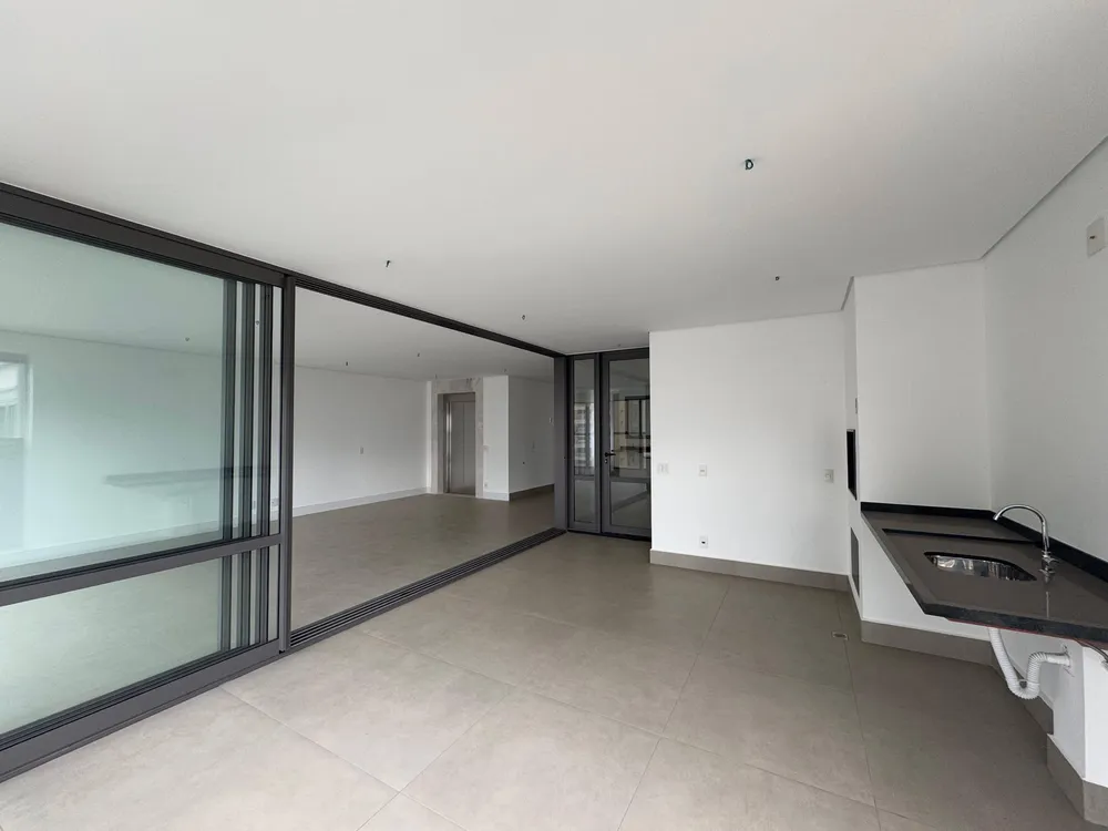 Apartamento, 3 quartos, 207 m² - Foto 2