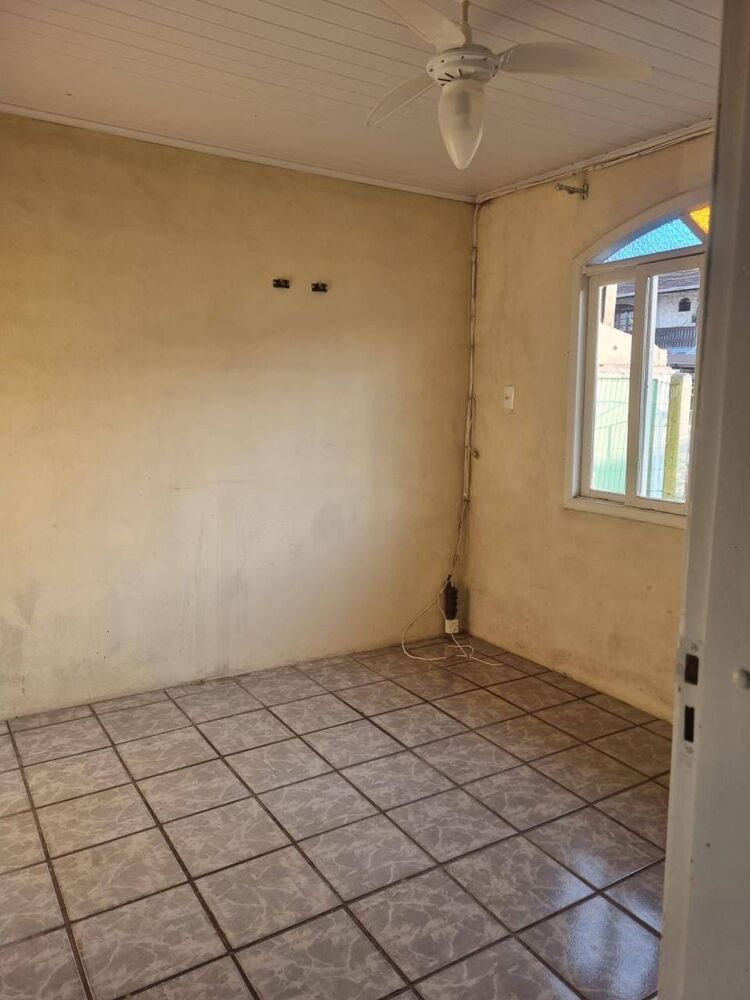Casa à venda com 2 quartos, 89m² - Foto 2