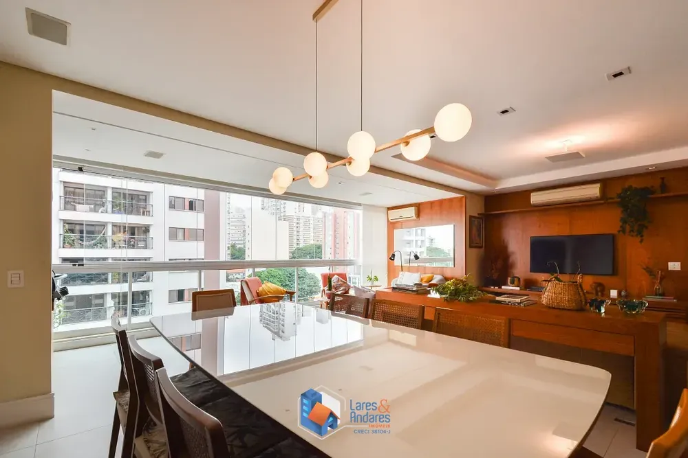Apartamento, 3 quartos, 137 m² - Foto 1