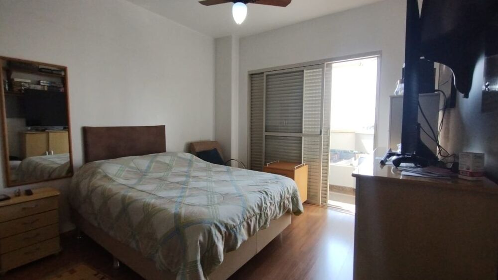 Apartamento à venda com 4 quartos, 167m² - Foto 2