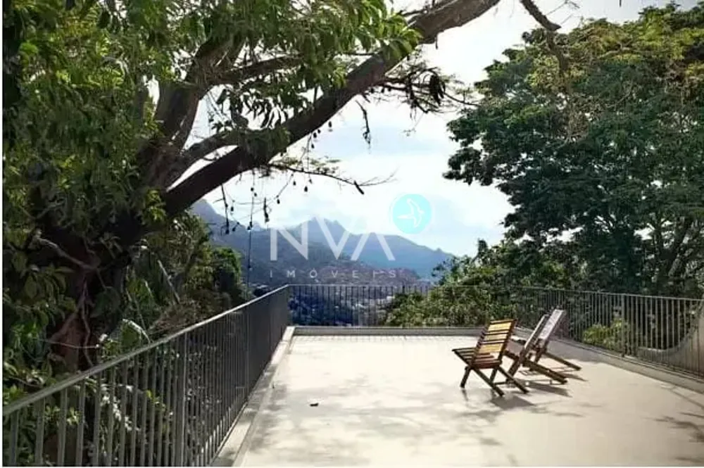 Casa, 5 quartos, 260 m² - Foto 1