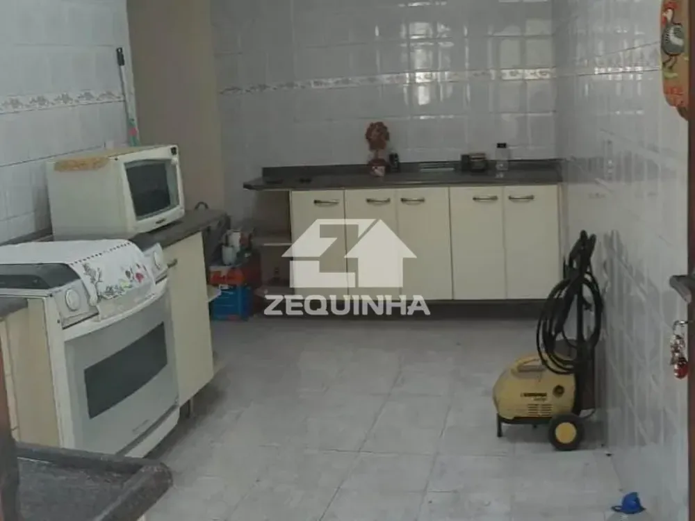 Casa, 5 quartos, 210 m² - Foto 1