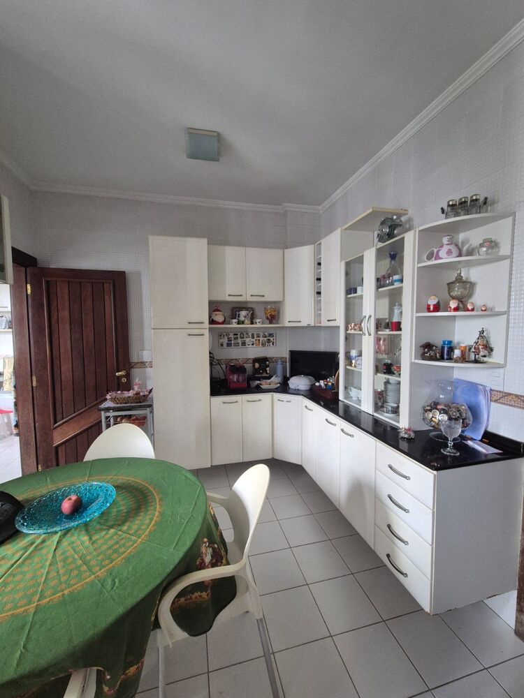Apartamento à venda com 3 quartos, 218m² - Foto 4