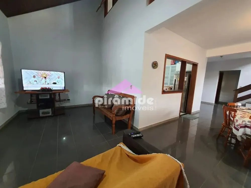 Casa, 4 quartos, 240 m² - Foto 2