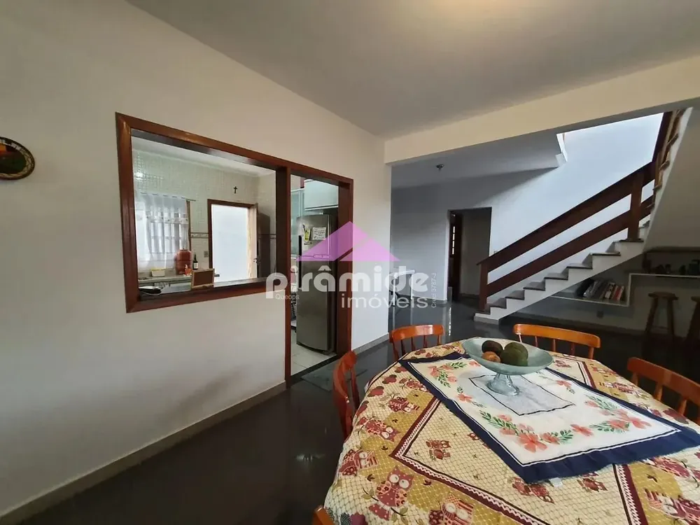 Casa, 4 quartos, 240 m² - Foto 4