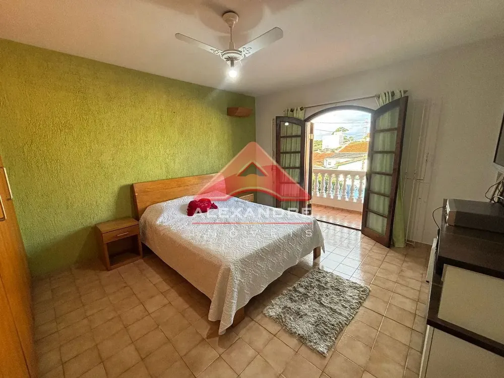 Casa, 4 quartos, 224 m² - Foto 2