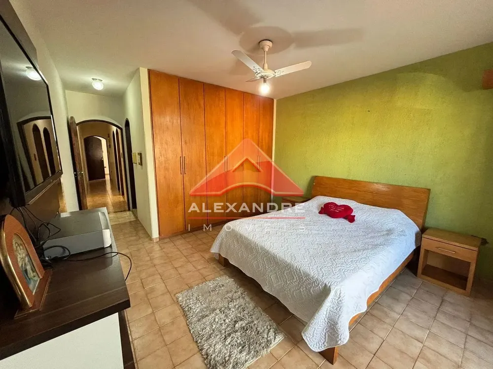 Casa, 4 quartos, 224 m² - Foto 3