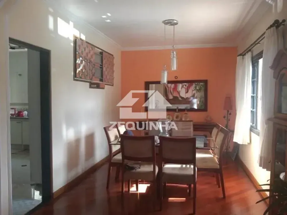 Casa, 4 quartos, 226 m² - Foto 1