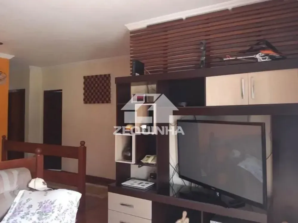 Casa, 4 quartos, 226 m² - Foto 2