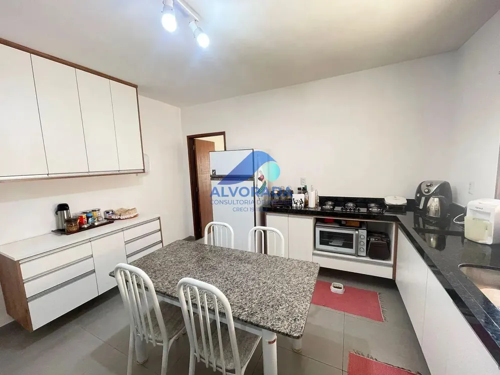 Casa, 3 quartos, 228 m² - Foto 8