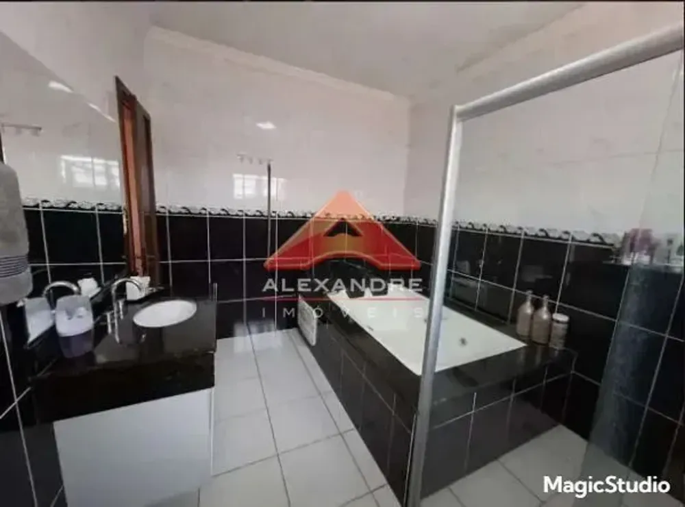 Casa, 3 quartos, 210 m² - Foto 1