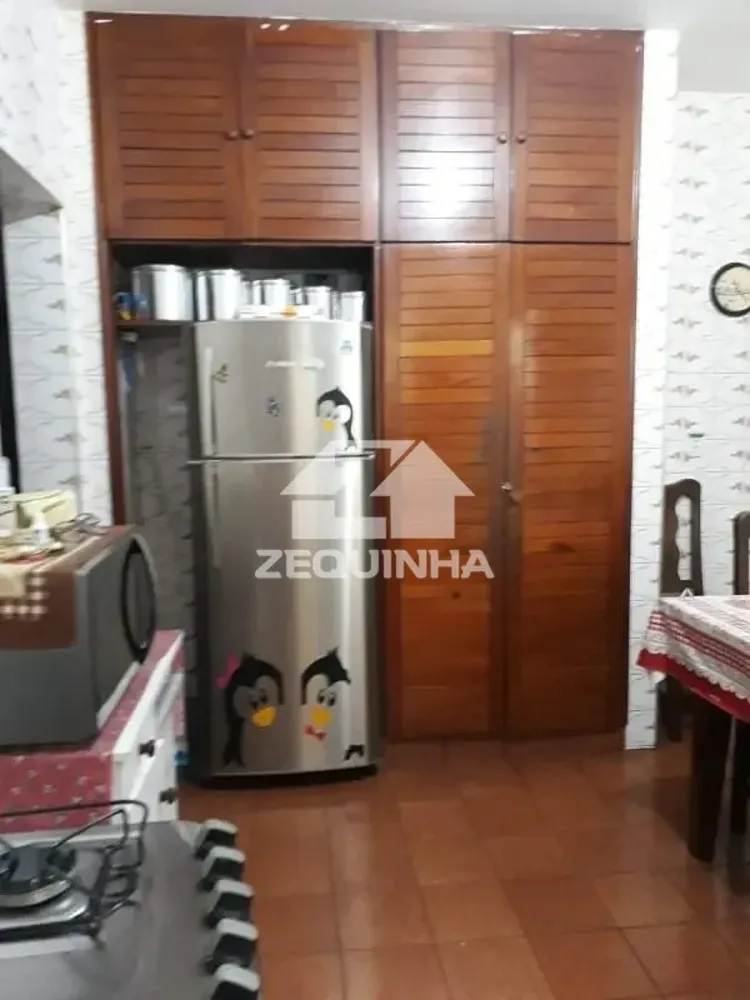 Casa, 3 quartos, 227 m² - Foto 2