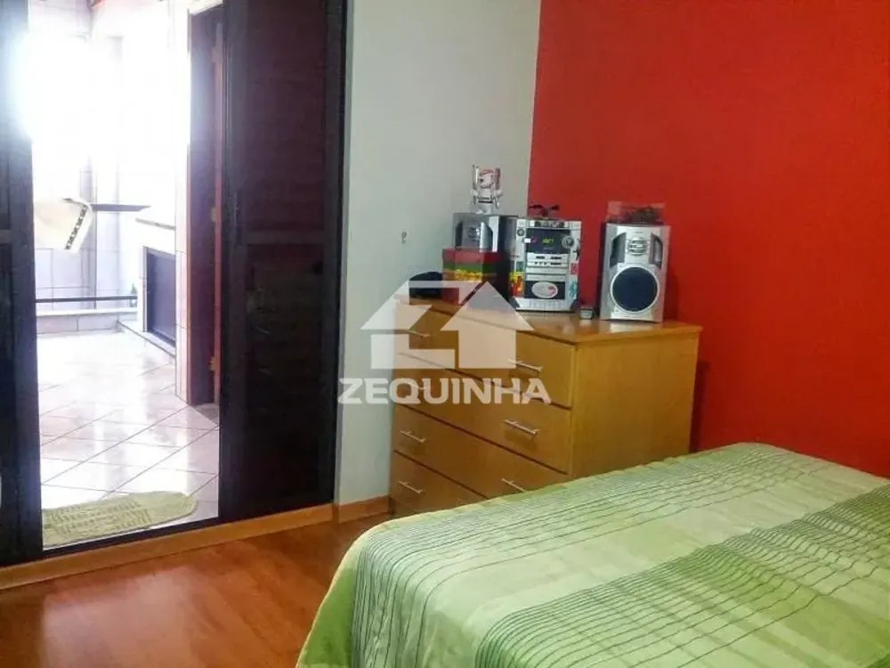Casa, 5 quartos, 247 m² - Foto 1