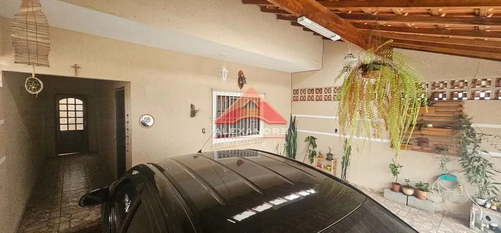 Casa, 4 quartos, 218 m² - Foto 1