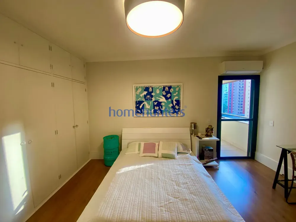 Apartamento, 3 quartos, 256 m² - Foto 2