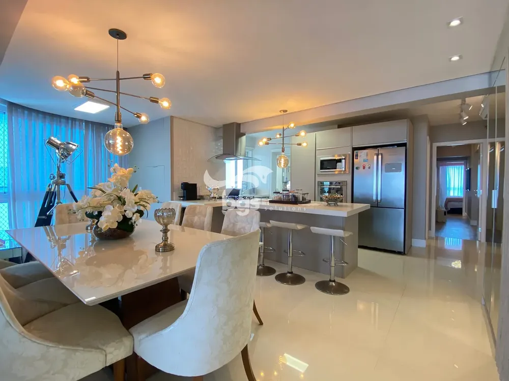 Apartamento, 3 quartos, 220 m² - Foto 1