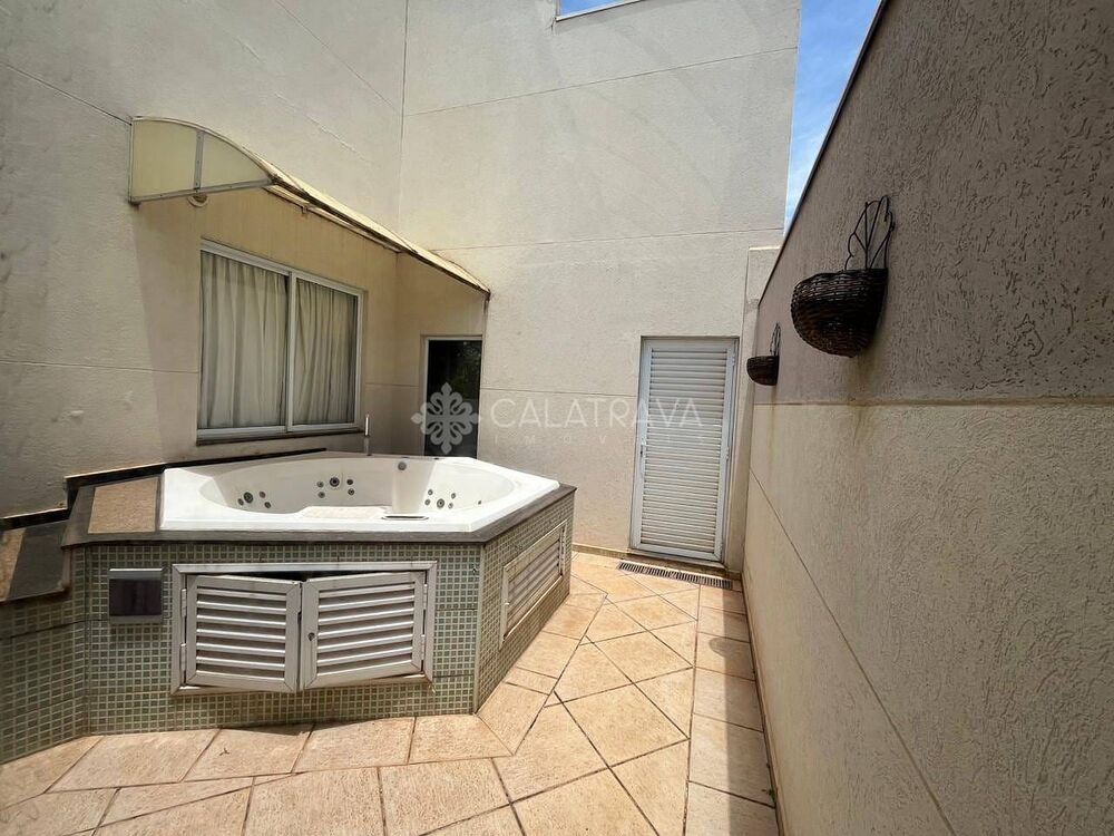 Casa para alugar com 3 quartos, 210m² - Foto 2