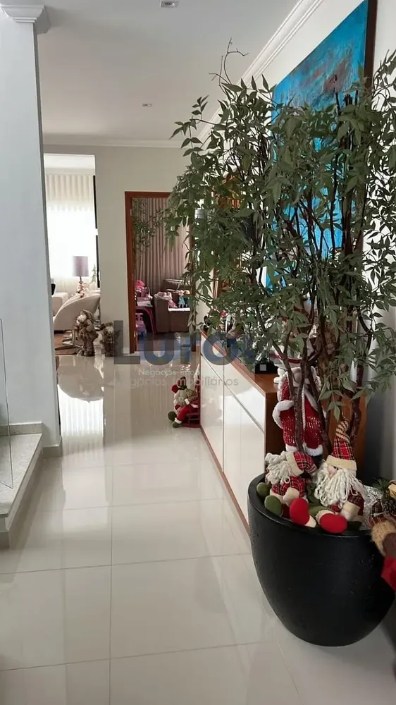 Casa, 3 quartos, 330 m² - Foto 2
